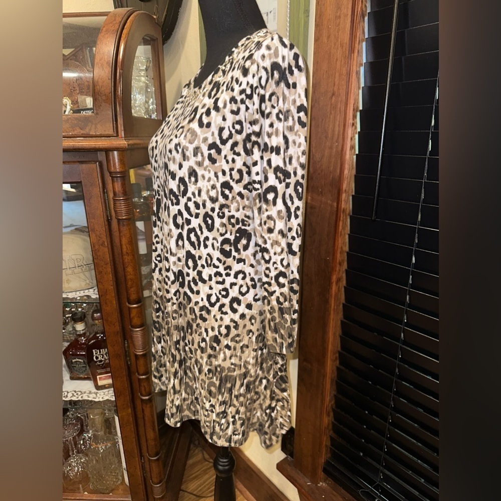 Ruby Rd. Leopard Animal Print Embellished Neckline Mini Dress Tunic Size S - Picture 5 of 7